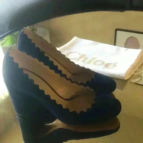 CHLOÉ Lauren scallop-edged high block-heel suede pumps - Picture 8 of 12